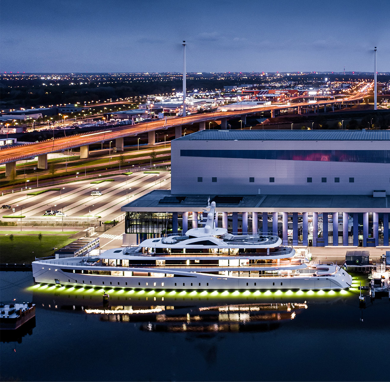 位于阿姆斯特丹的造船厂© Feadship