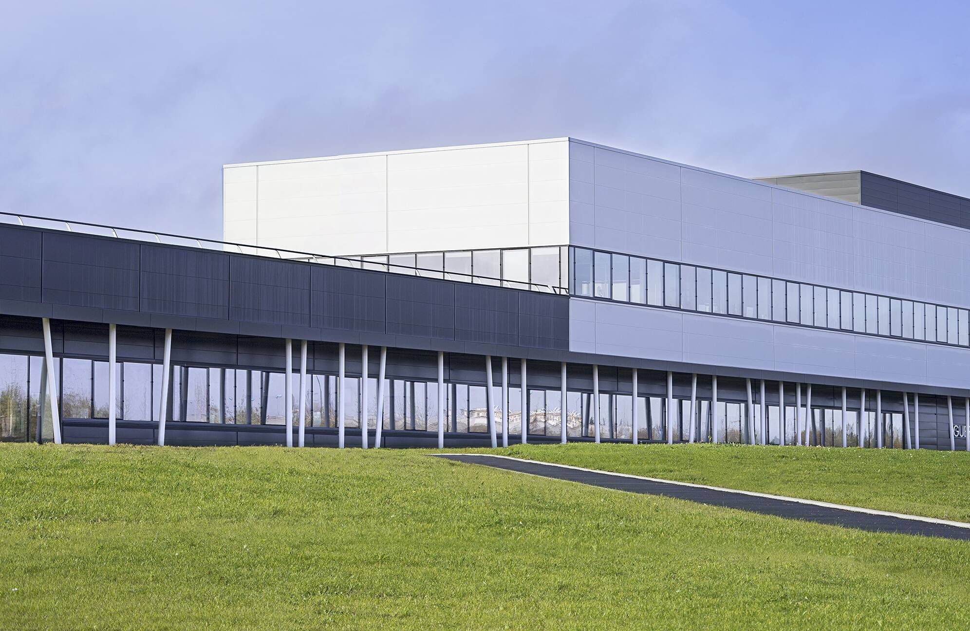 La Ruche,Guerlain在沙特尔的全新护肤品和化妆品生产基地。© Eric Nocher