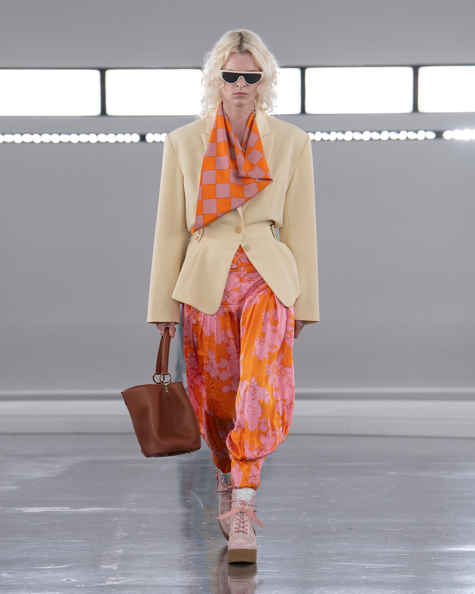 Photo de mannequins portant les tenues