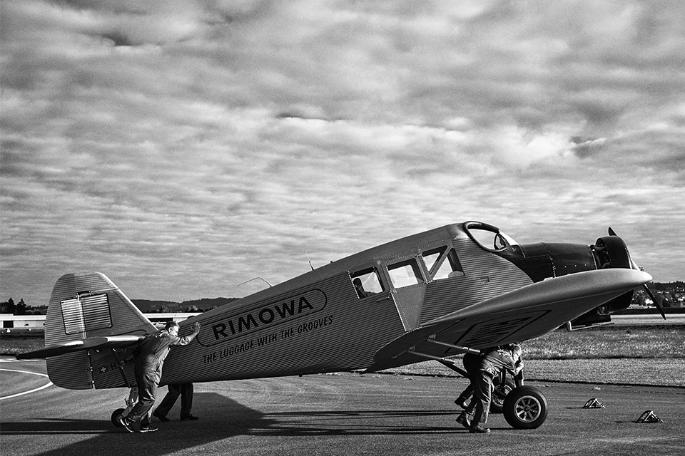 传奇般的JUNKERS F13客机，由Hugo Junkers于1919年建造，2016年由RIMOWA重建