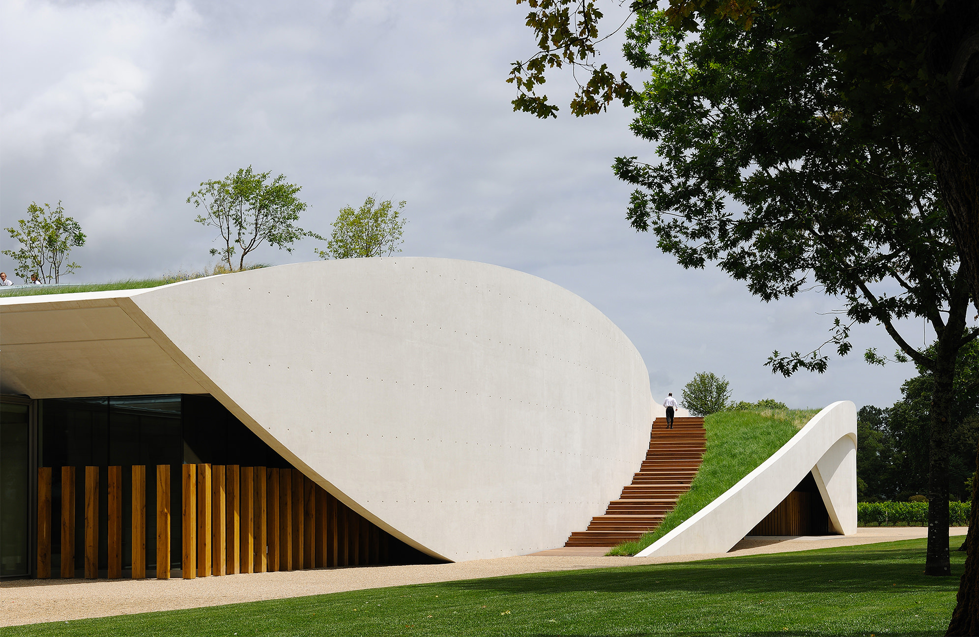 Christian de Portzamparc打造的酿酒厂外观 © Studio Erick Saillet