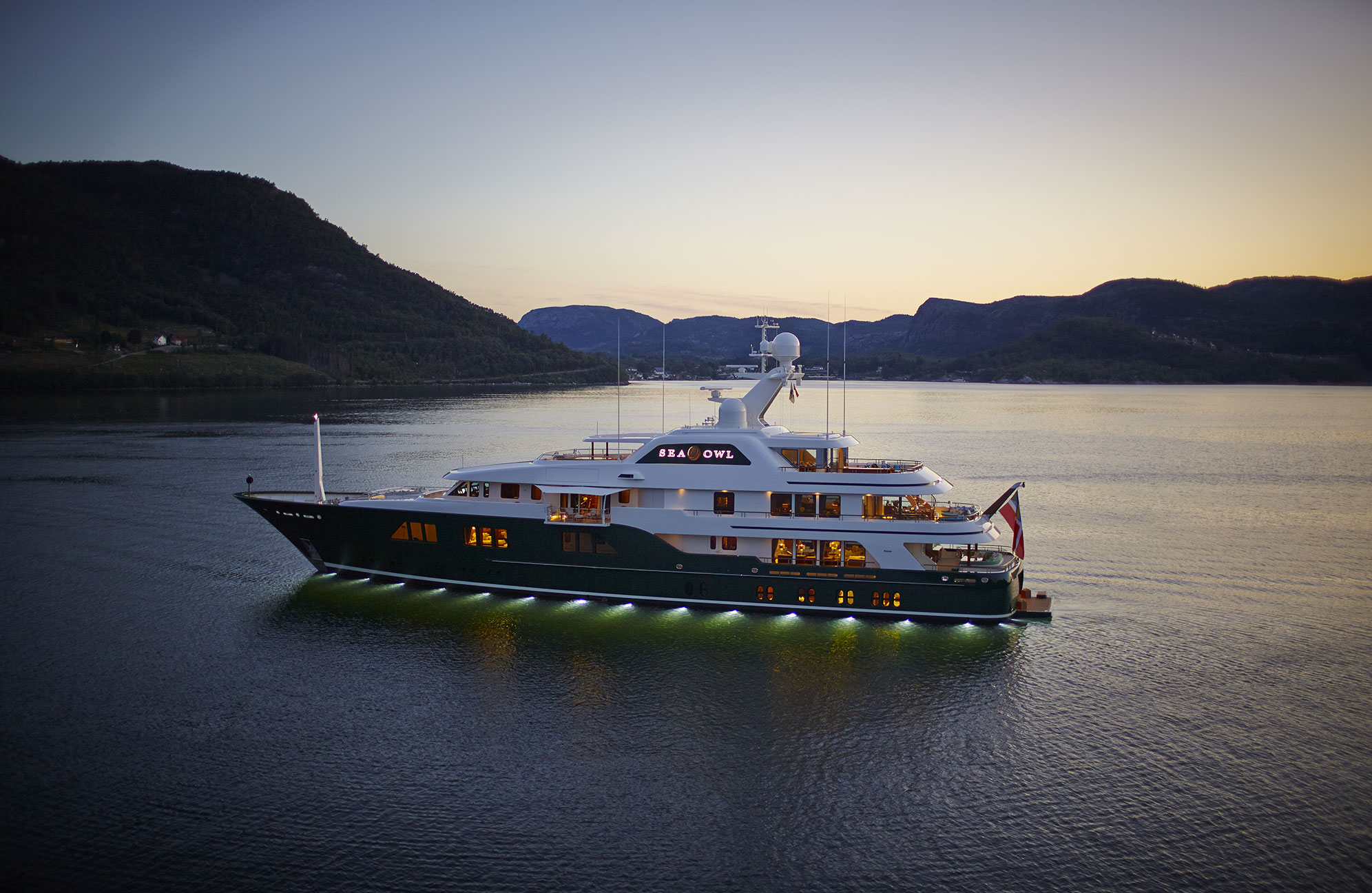 “Feadship 海上猫头鹰”号游艇。