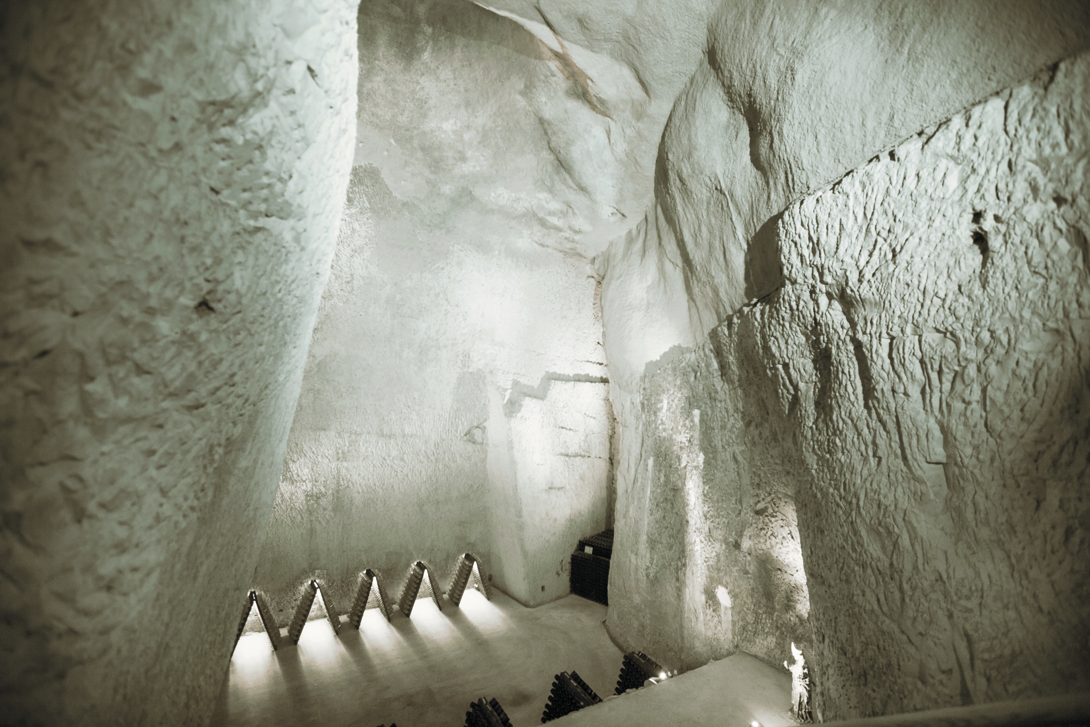 白垩岩洞是Ruinart酒庄历史悠久的酒窖,可追溯至高卢-罗马时代。
