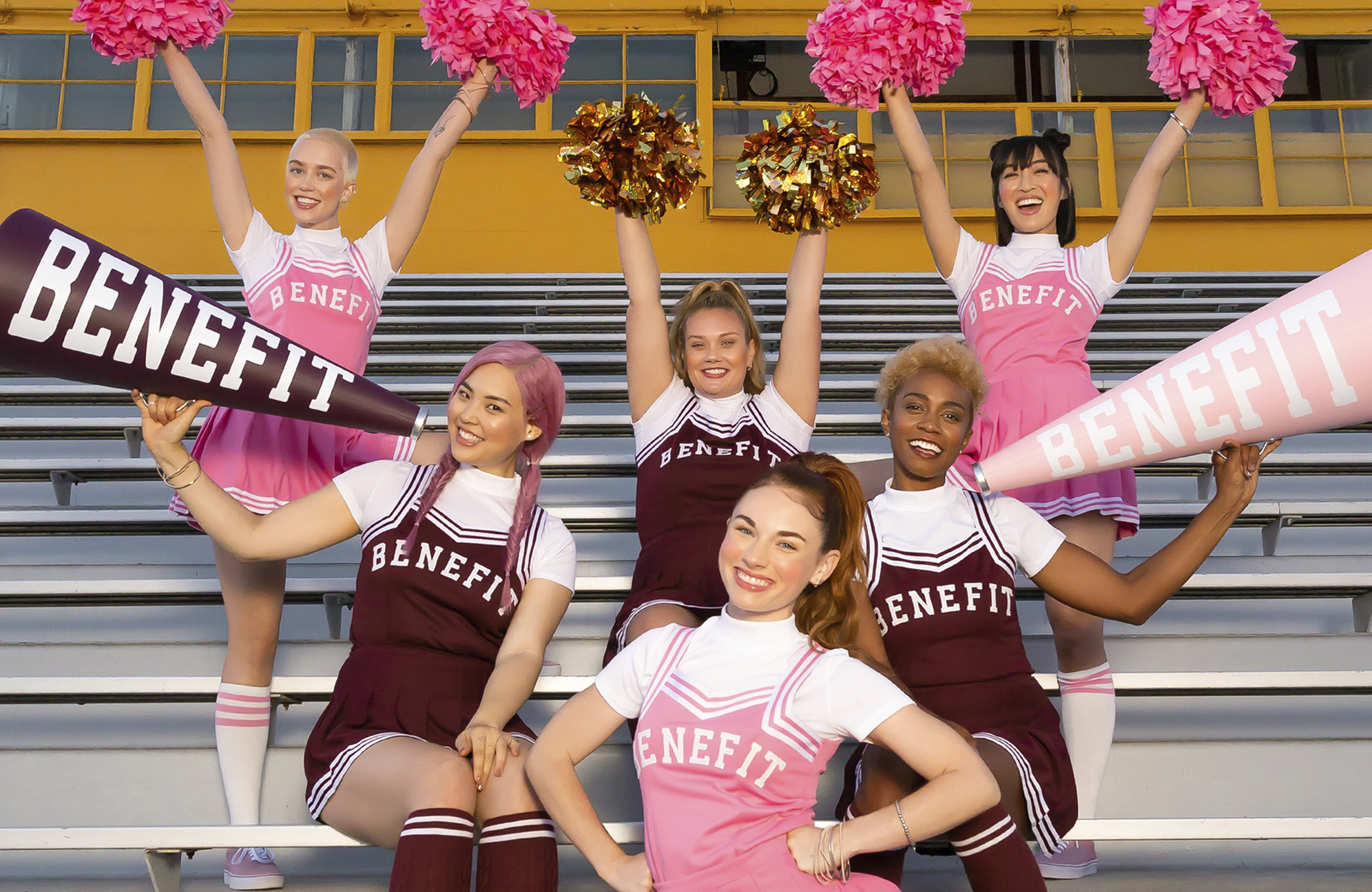 Benefit崇尚欢笑与趣味。