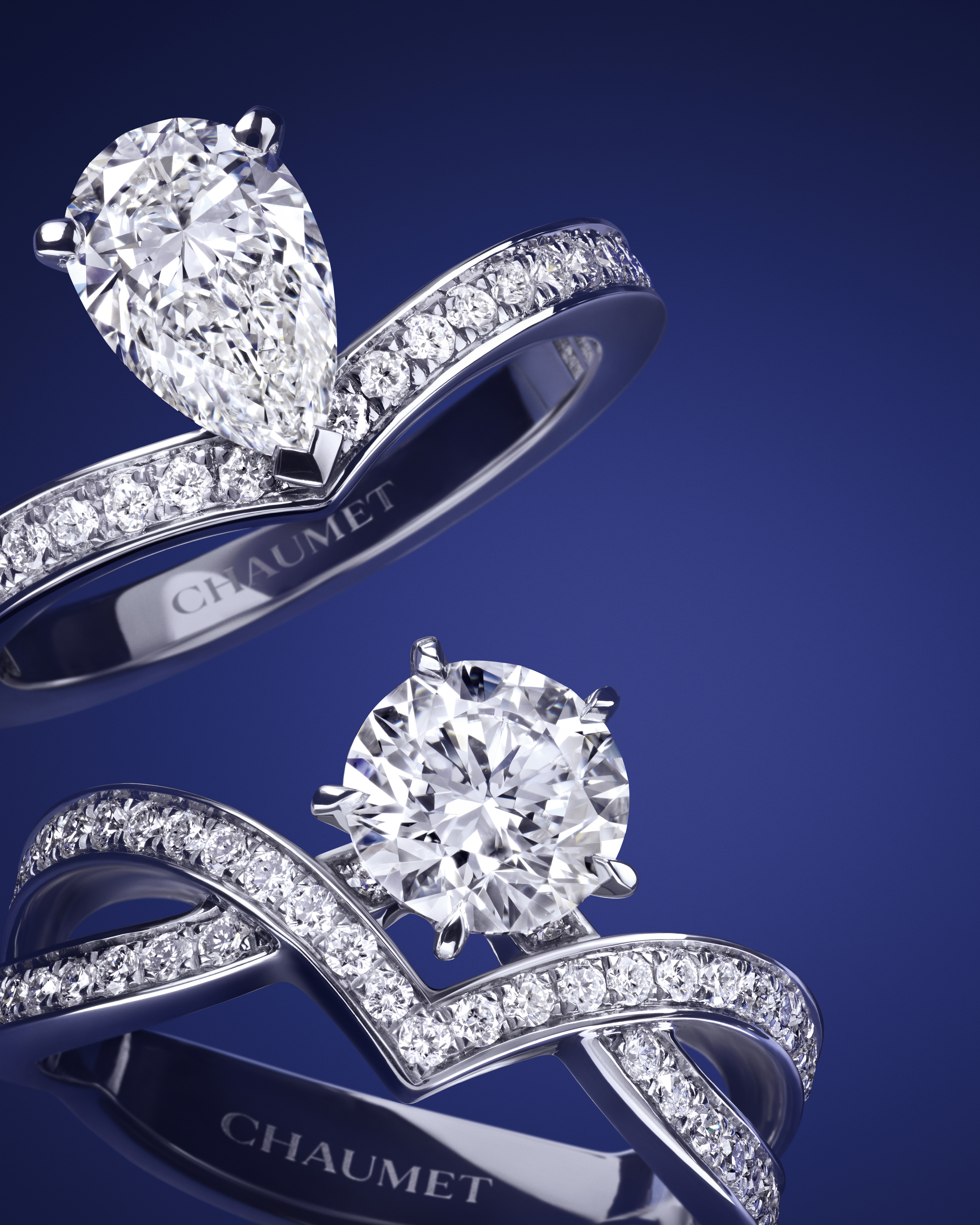 Joséphine Aigrette约瑟芬皇后系列白鹭 冠冕钻戒 和 Joséphine Éclat Floral约瑟芬皇后系列繁花·辉映 冠冕钻戒