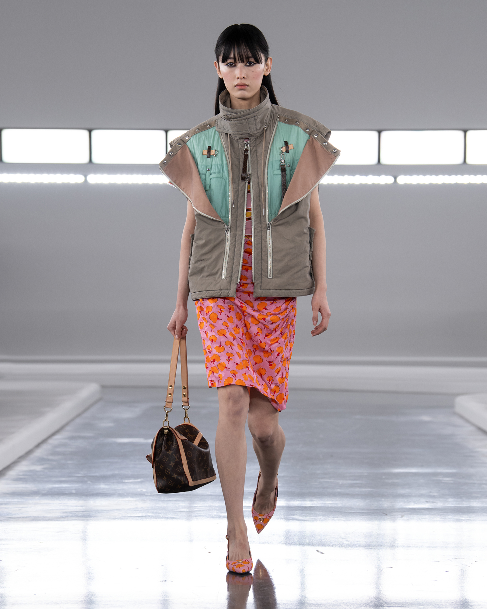 Photo de mannequins portant les tenues