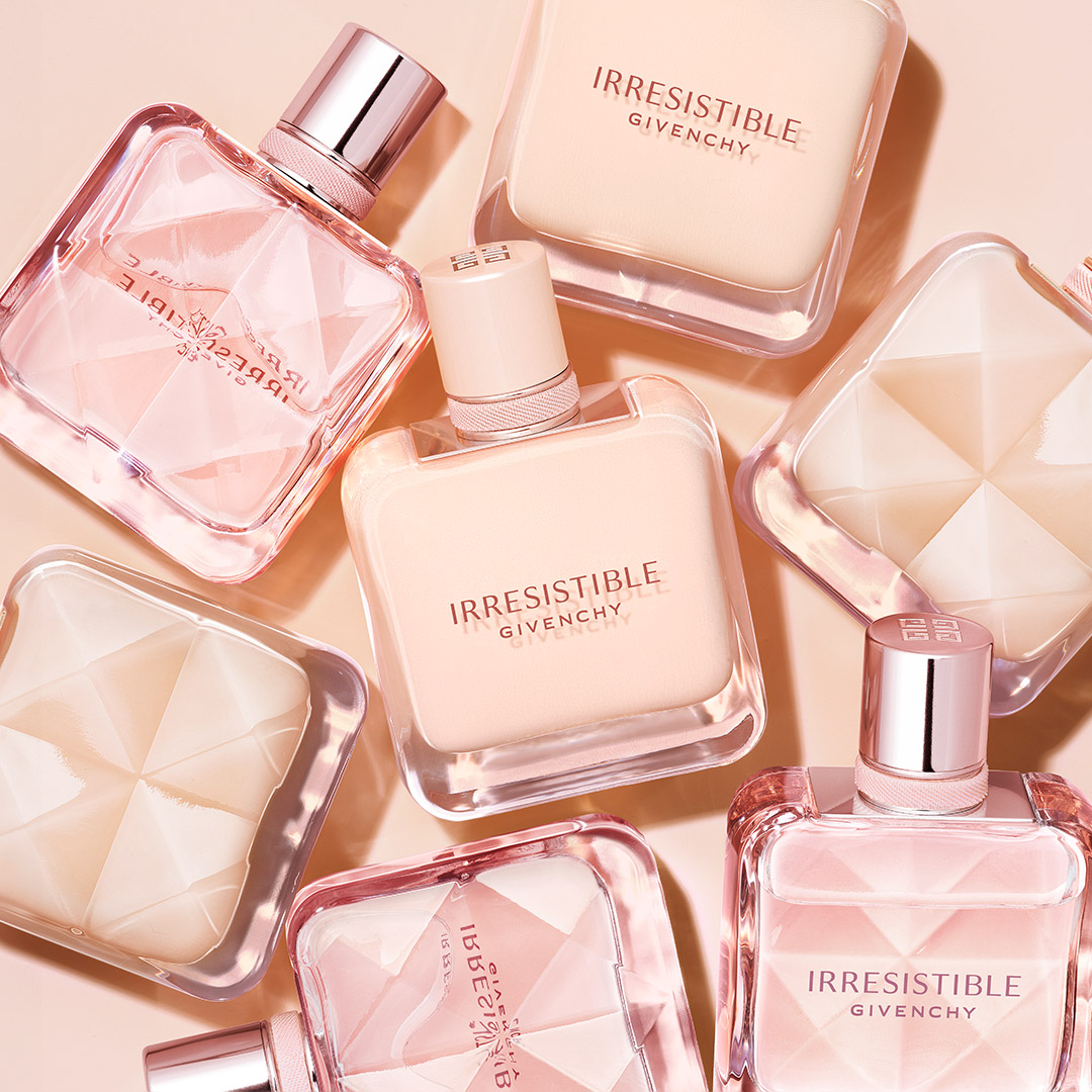 纪梵希倾城裸丝绒香水 © Givenchy Parfums