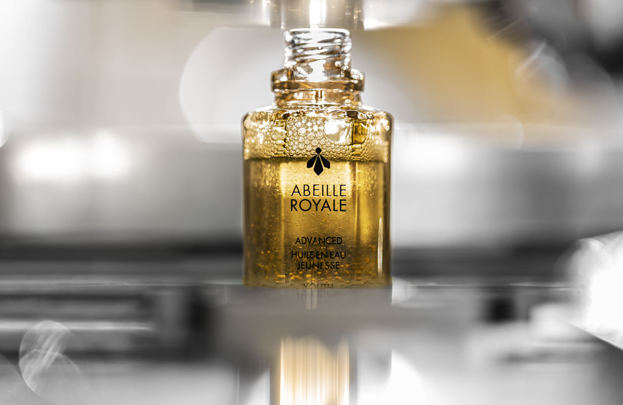Huile-en-Eau Abeille Royale黄金复原蜜制作现场，法国沙特尔La Ruche基地© Pol Baril