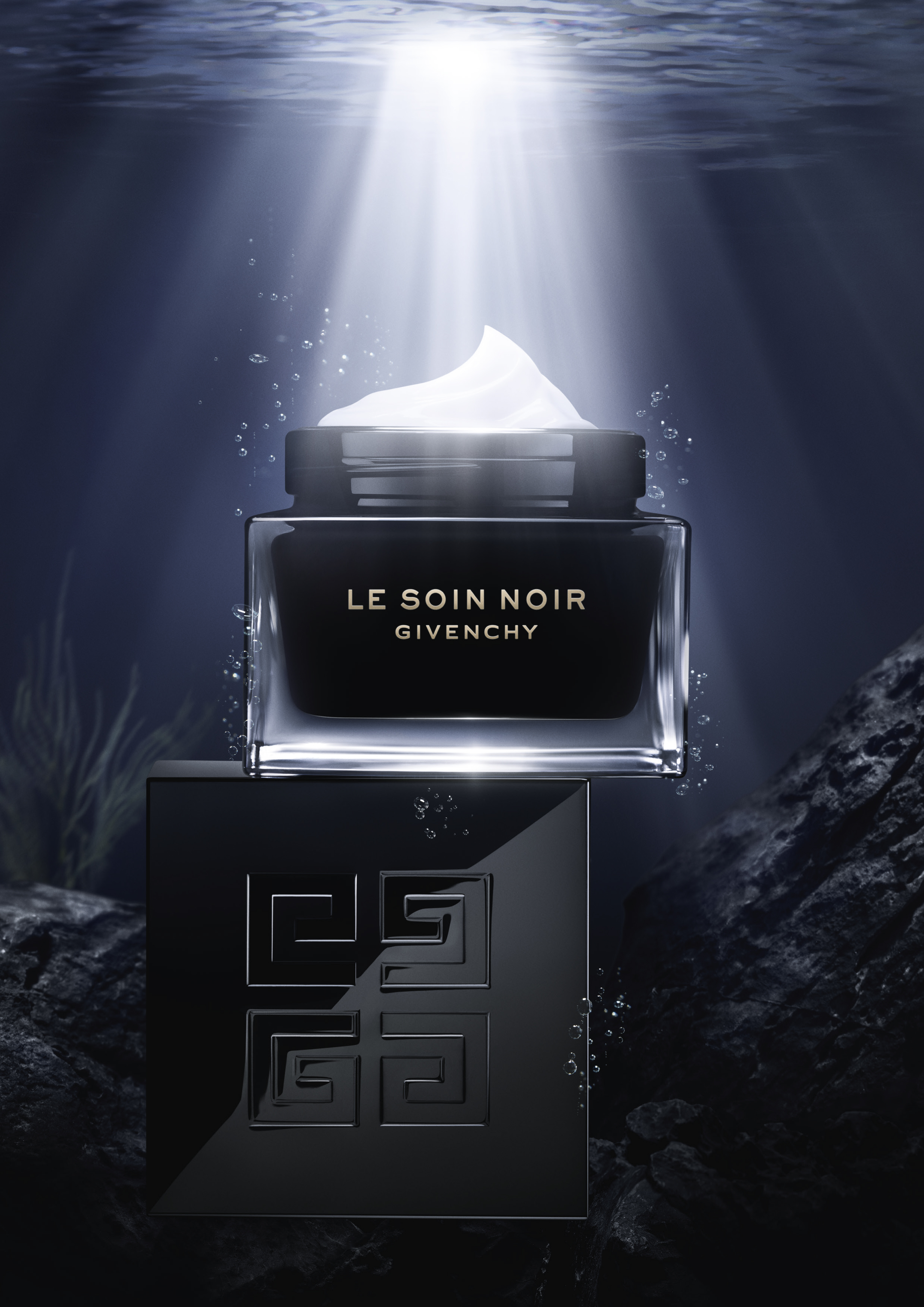 纪梵希黑能臻萃轻润面霜 © Givenchy Parfums