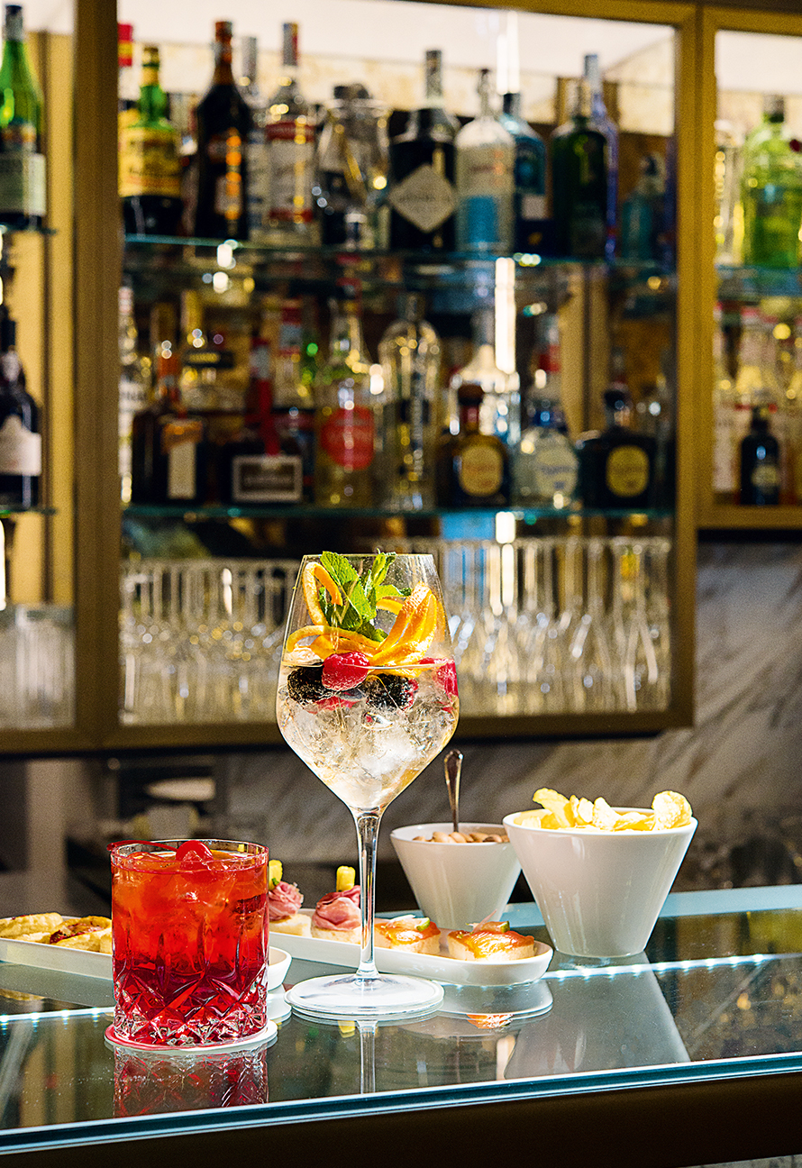 吧台提供餐前酒