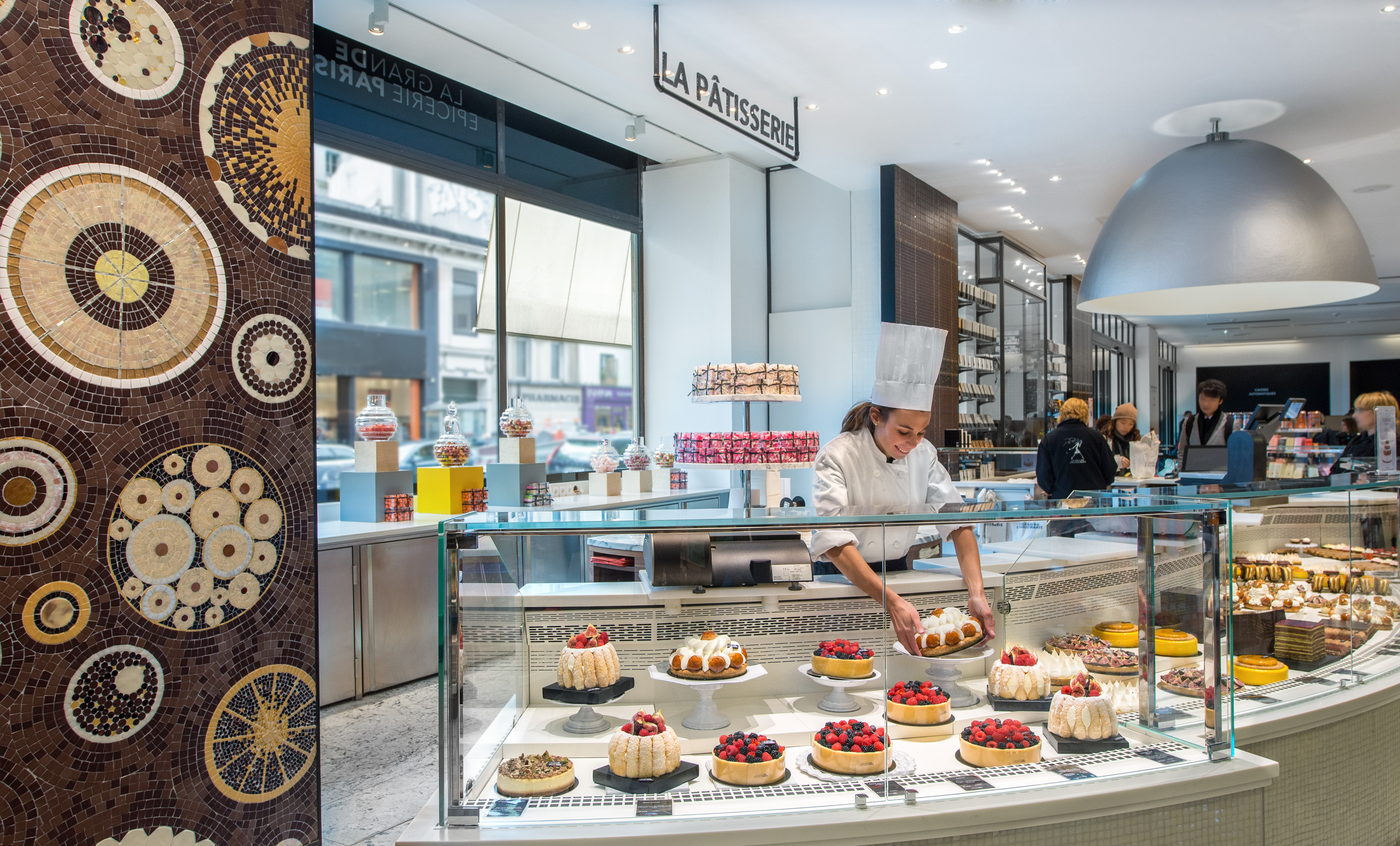 La Grande Épicerie de Paris：糕点柜台。© Gabriel de la Chapelle