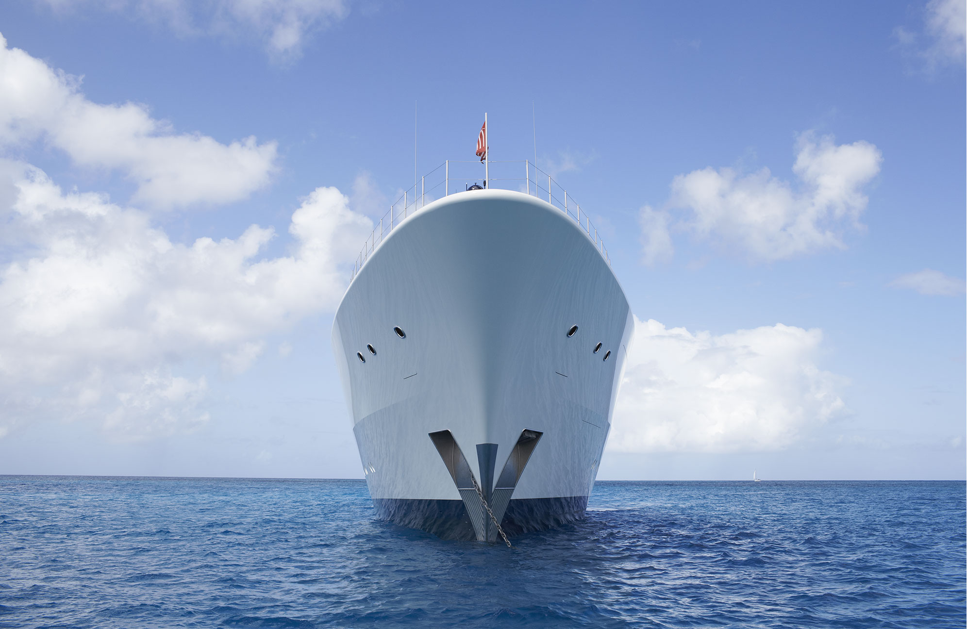 “Feadship Tango”号船艏。